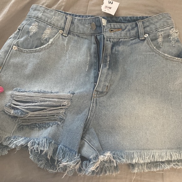 Distressed shorts new with tags - Picture 2 of 3